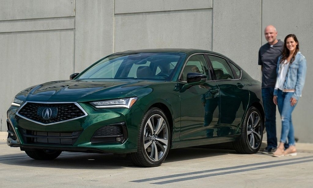Highland Park Auto Body Shop green acura with customers standing next to car